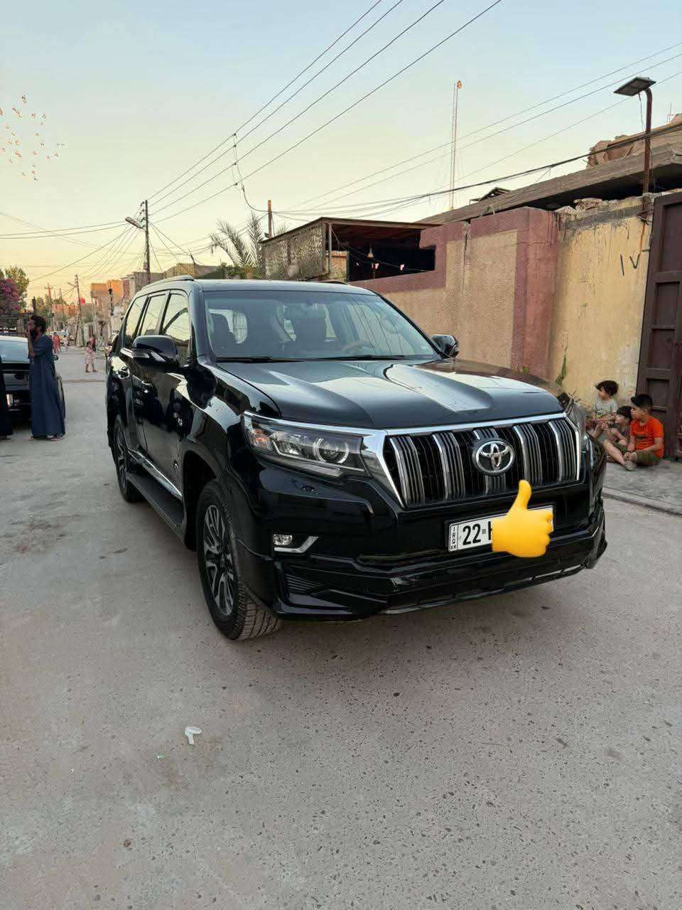 السلام عليكم سياره برادو للبيع موديل 2023 ماشيه السياره 23 كيلو متر حقيقي ضرر السياره شاملغ الخلفي سعر على الخاص رقم (***********)
