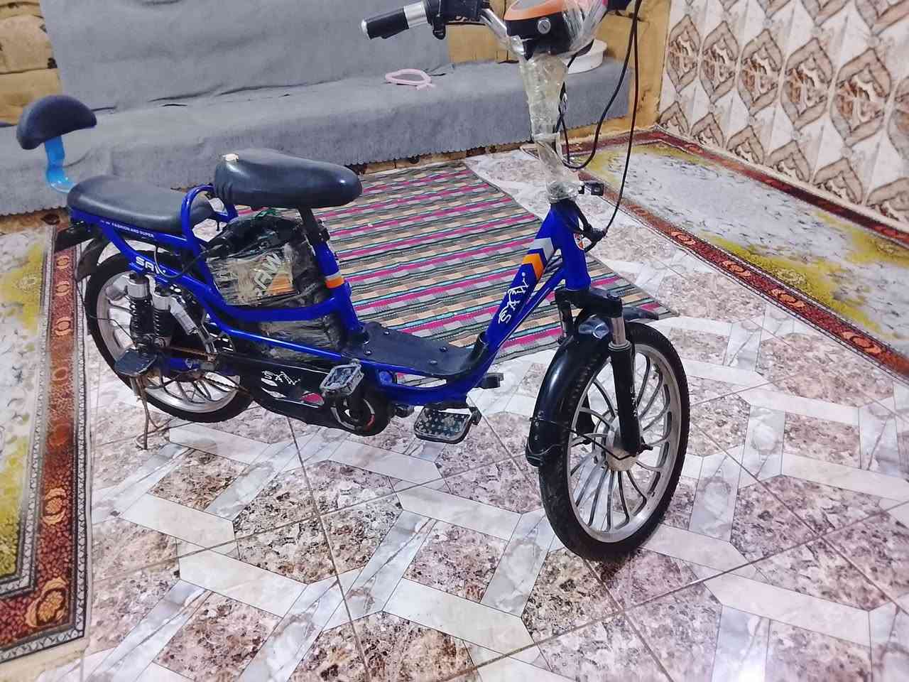 سلام عليكم دراجة للبيع حجم 20نظافة فول اربع بطاريات بس  عاطل العقل تصليح مالتهه ب50الف اني مشتريهه ب250 الخمسين طايحهه سعرهه 200عنوان شطرة *********** وتساب
