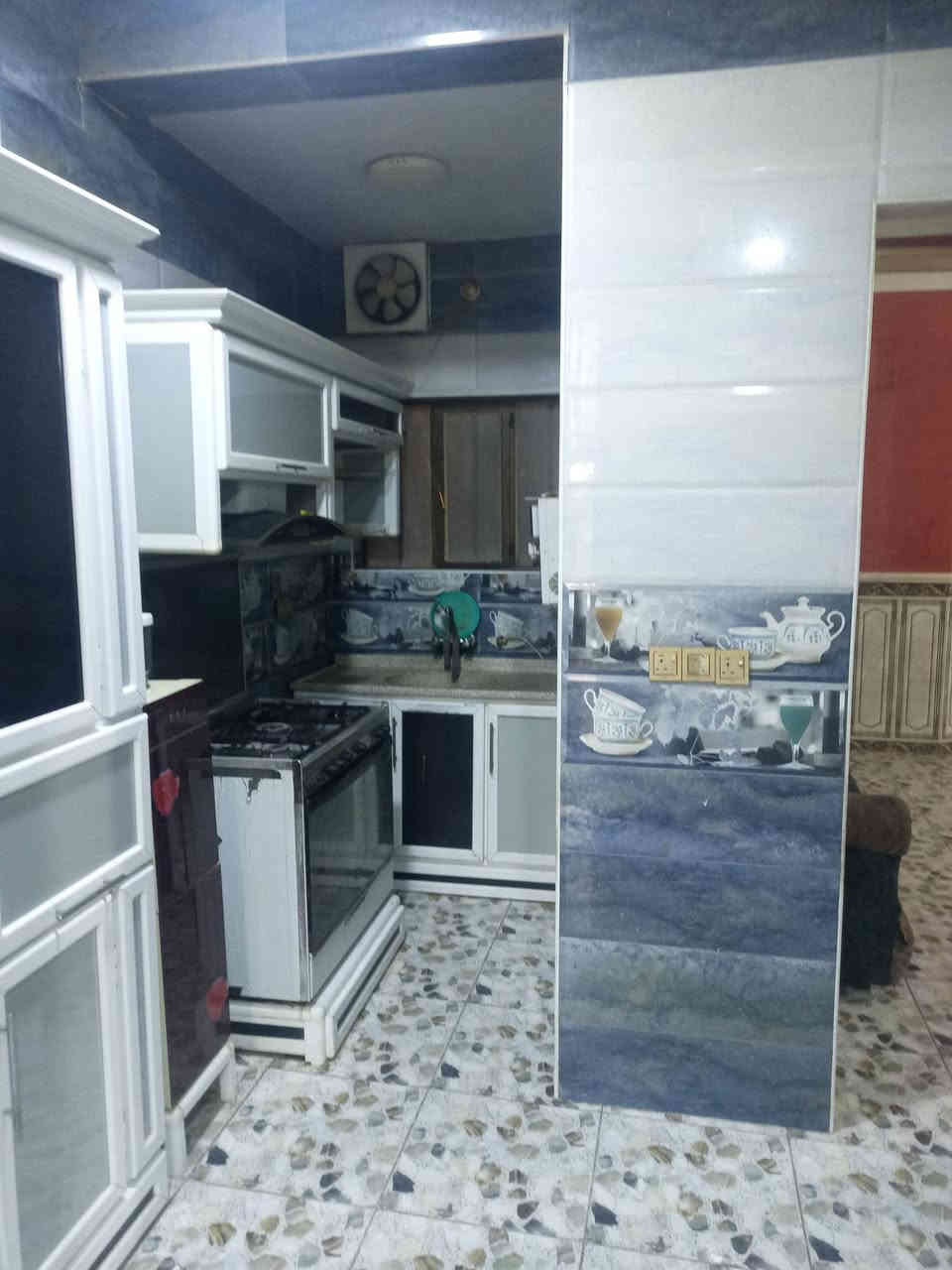 بيت للأجار 
مع الاثاث 
في حي الشهداء مقاطعه 24 خلف مطعم المزيود
مكون من 4غرف نوم 
بدل الأجار 500الف 
مكتب عزت للعقار شارع 60قرب جامع التقوى مقابل المول الجديد في حي التأميم 
هاتف 
***********
***********
