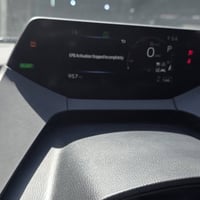 بريوس 2025  بلكن phev لون ابيض XSE فول مواصفات بلكن وهايبرد وبانزين يع...