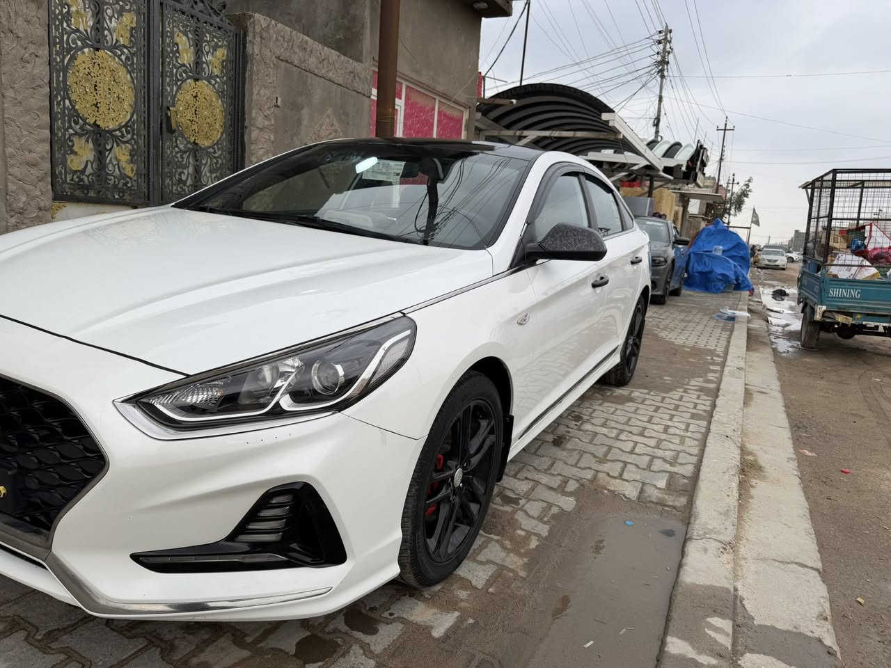 سوناتا ٢٠٢٠ وارد كوري ماشي ٦٧٠٠٠ جديد مال بيت متعوب عليها الكوري يجي صبغ فقط هاي بيها صبغ شبر ع كد ايد بالجاملغ مثل ما موضح بالصوره والباقي مكفول 
محرك دوش ٢٠٠٠
كشنات كهربائية تدفئه تبريد 
حداديتها جديده هو ما طالع بيها 
تخم تايرات جديد
شاشه جديده ستوني شادها كار بلي 
ونشره لد ع طول السياره تحكم بالمبايل  
السياره ع ايدي حتى مامشتغل بيها 
رايدها ١٧٣ وبيها محال قليل والي ماتفيدها لا يكسر بسعرها 
عنواني شط العرب التنومه سنويتها لل ٢٠٢٧
وبأسمي السياره واريد تحويل ثاني يوم 
رقم تلفوني ***********
