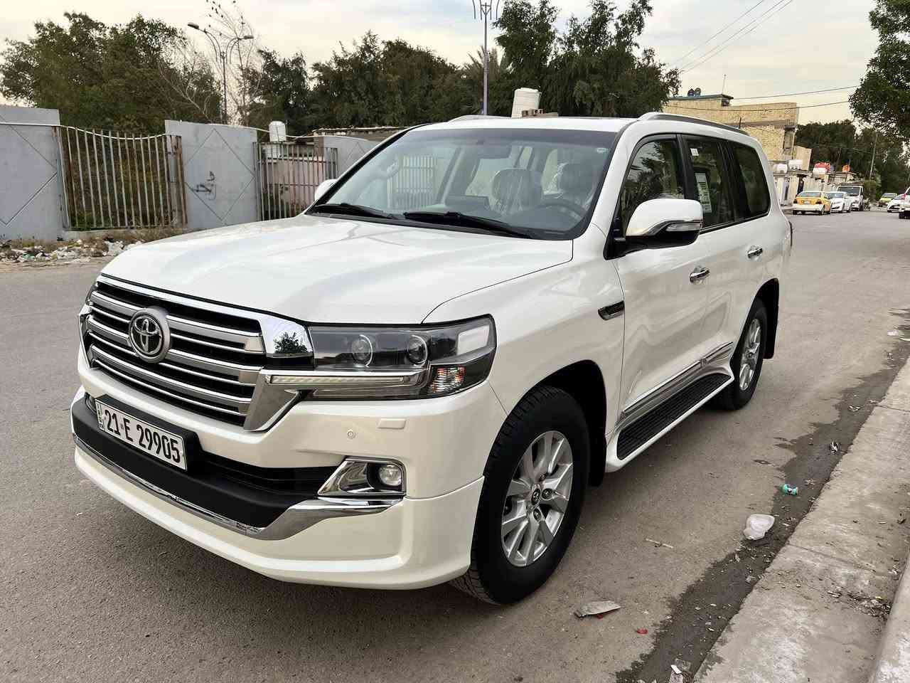 لاندكروز 2017  وايت ديشن
فول مواصفات رقم سليمانيه  بسمي رقم جديد 
وهزه 
مكفوله من الصبغ بيها بارد جدا بسيط مكانين فقط مامبين سونر موجود مع النشر
8 ايرباك
150 ماشيه
فتح سقف و كشنات جلد وفور ويل باقي المواصفات معروفه
العنوان بغداد البلديات 
***********
السعر 477 ورقه  الي يريد يراس يتصل بشرط لايرفع سعر سيارته
