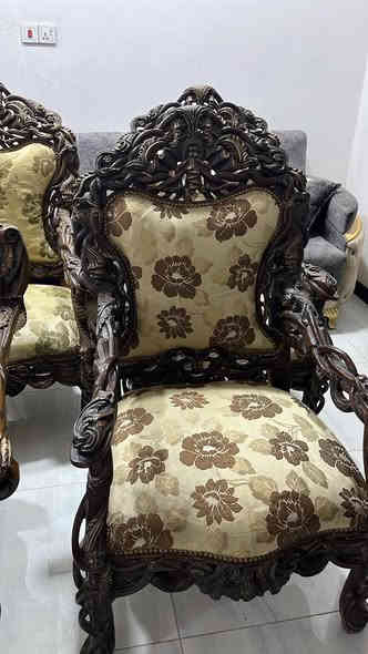 تخم ملكي خشب زان اصلي مابي ولاضرر 9 مقاعد تكمه 9 مقعد 350 وبي مجال بسيط الاتصال ***********
