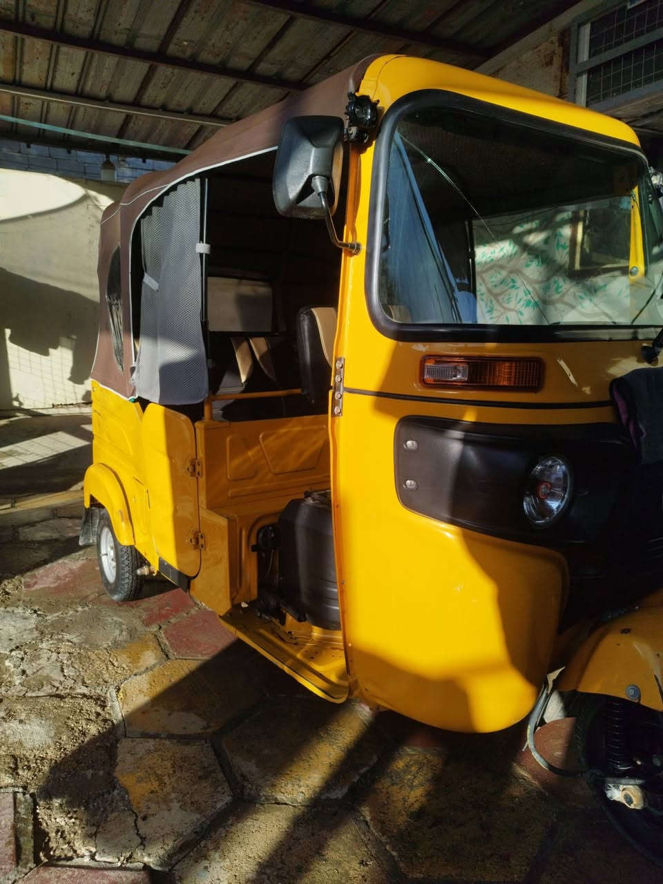 تكتك 22 شهر 7 مكفولة من ضربة وصبغ محرك كفالة ما مفتوح 
تكتك نضيفة كلش 1/1   عنوان بغداد حي النصر
سعر 9ملاين 400
 ***********
