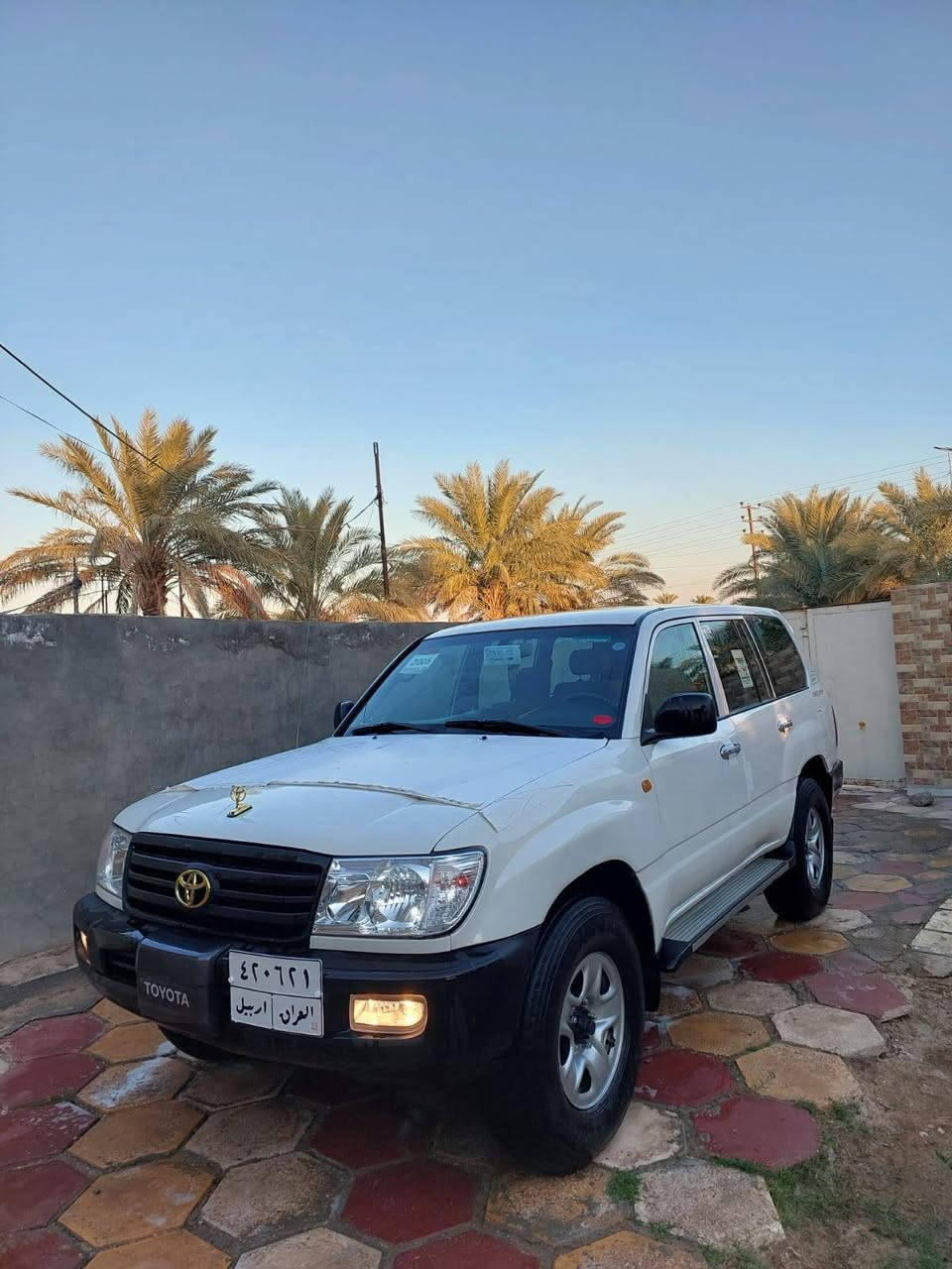 سلام عليكم
لاندكروزر سلك 2005 اصل  رقم أربيل بسم كردي تريد وكاله تريد تحويل سياره جاهزه على اخير حبايه مابيه نقص برغي 
سياره بيه صبغ جاملغ امامي وبنيد  فقط بدون دواخل والباقي كفاله عامه 
مكينه وكير مكفولات 
تبريد ثلج 
حدايده شرط تراي 21 
لوكير شغال فورويل دفع خفيف ثقيل كله شغال 
سبير تعليك 
7 راكب  
تخم تاير بالون جديد السعر 165 الرقم ***********
مكاني نجف ناحيه الحريه
