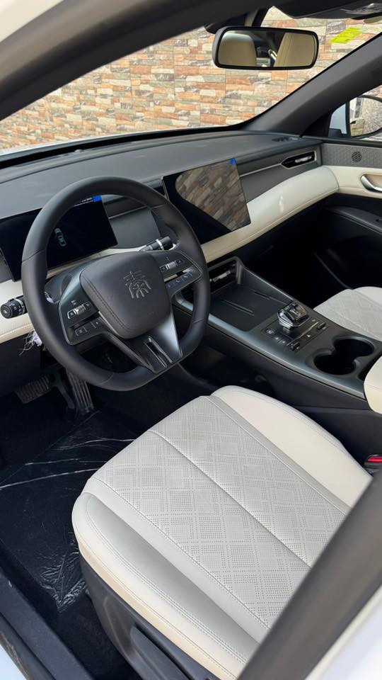 بي واي دي كن بلاص 2025 زيرو ماشيه 690 كيلو فقط مرقم وجاهز شاحنه وكرت وبصمه وارضيات بعدهن بالكارتون ممفتوحات تحويل ثاني يوم السعر 18300
 ***********
