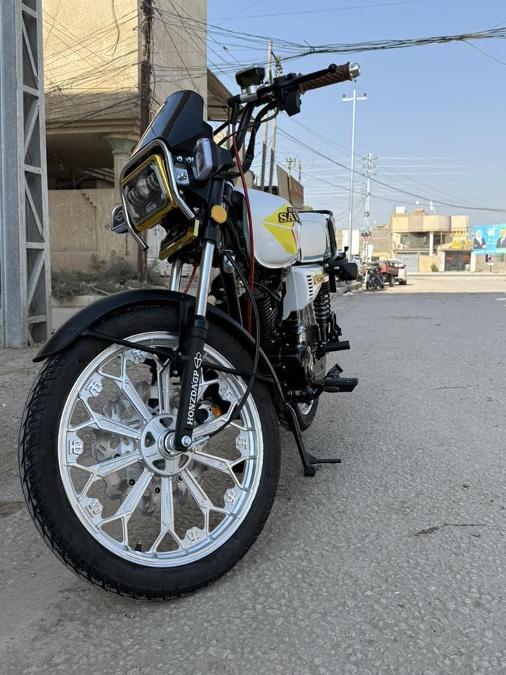 سيفا ٢٠٢٥ 
الدراجة نظيفة كلش قبل شهر طالعة من المعرض 
مكانها طويريج 
السعر ٨٠٠ وبيها مجال 
***********
