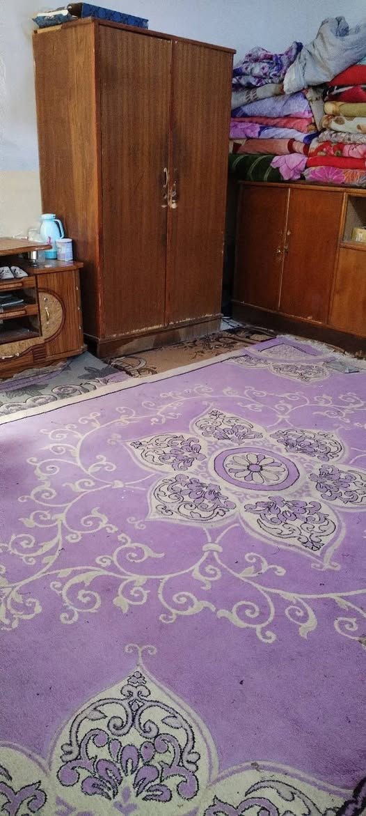 بيت للبيع مساحته 250 م  زراعي قرب ميثم التمار شارع لكرار بي استقبال وصاله و3 غرف ومطبخ  وصحيات عدد 2  للبيع او مراوس لستفسار ع ***********
