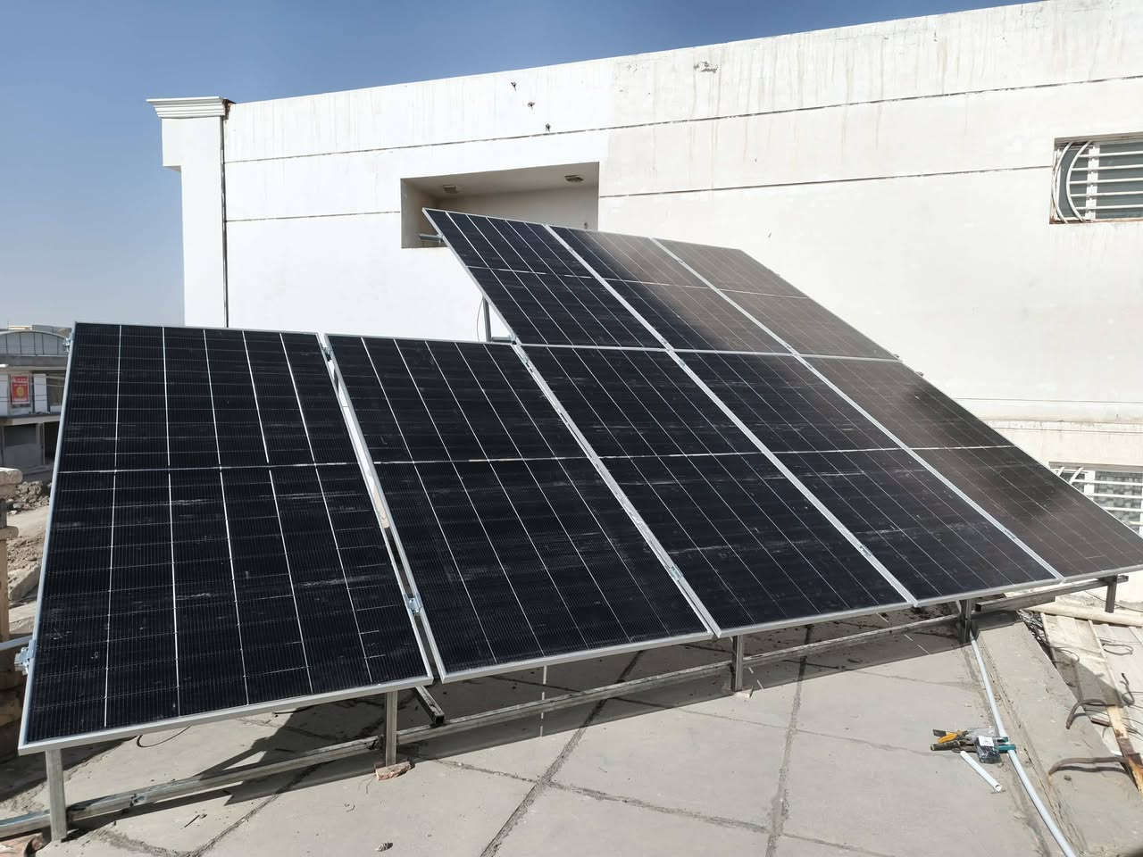 الانقطاع المستمر للتيار الكهربائي 
دلليل على أن الطاقه الشمسية هي أفضل حل اقتصادي وعملي 

منزل آخر يودع الانقطاع المستمر للتيار الكهربائي حيث تم 
تجهيز المنزل بمنظومة طاقه شمسية 30A ليلي نهاري 
بالاعتماد على
1-انفيرتر 12kw ip65 ماركه Deye ضمان 5 سنه
2-بطاريه 16kw ماركه بيسن كرين عدد 2 ضمان 5سنه
3- ألواح ماركه فيلادلفيا 620w ضمان 15سنه 

للحجز وإلاستفسار تواصل واتساب 
قسم الصيانة/***********
قسم المبيعات/***********
