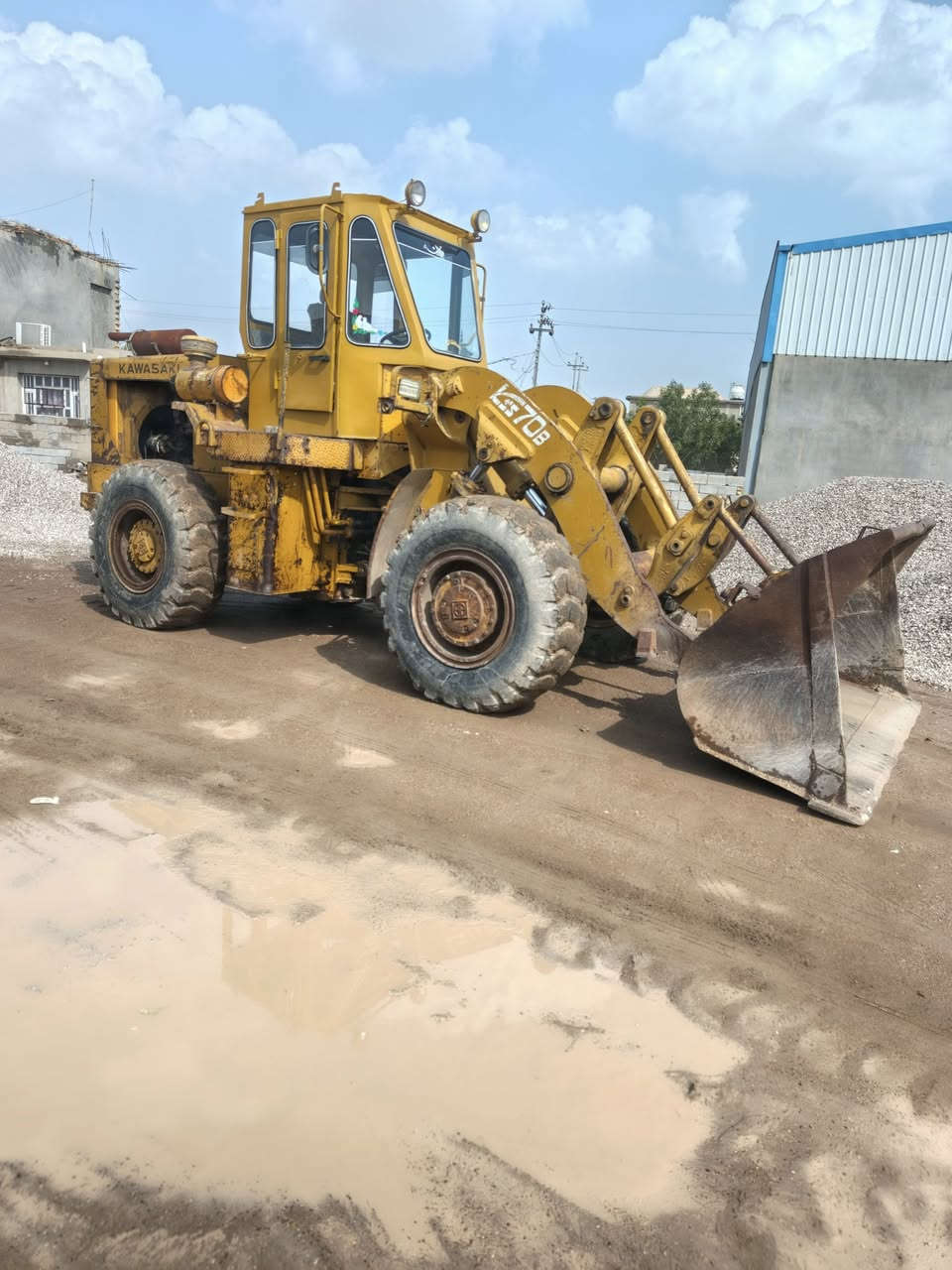 السلام عليكم للبيع شفل حجم 70 موديل 83 جاهز للعمل رقم الماني تحويل***********
