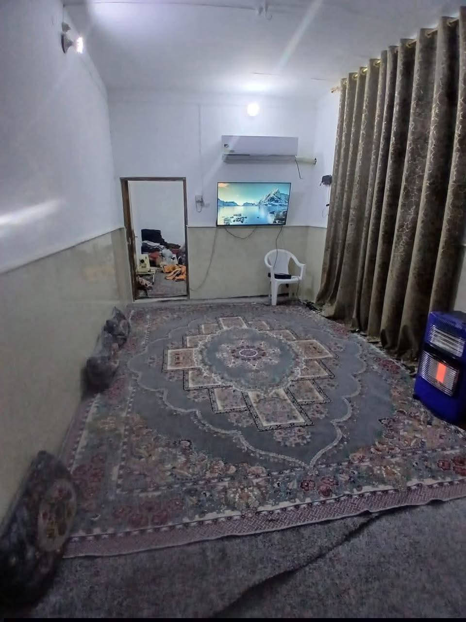 بيت ١٠٠متر طابق واحد نظيف جدا كونكريت مسلح شارع ١٢متر قطاع ٢٤السعر ٩٠مليون مع المجال او مراوس بعقار اخر للاستفسار مكتب سيد هاشم الذبحاوي النجف الاشرف الكوفة حي ميسان ركن شارع البوريات ***********واتساب نستقبل جميع العروض عرصات بيوت مشتملات راسلونا مع الصور على الواتساب اعلاه
