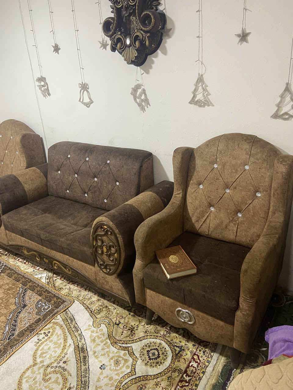 السلام عليكم تخم 10 مقاعد للبيع مالي ضرر السعر 200 وبي مجال على 150 قفل مكاني بغداد الزعفرانيه للاستفسار *********** أو ***********
