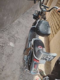 دراجه شحن لبيع السعر ١٥٠ مكاني صويره 07825987064 الدراجه عاطله
