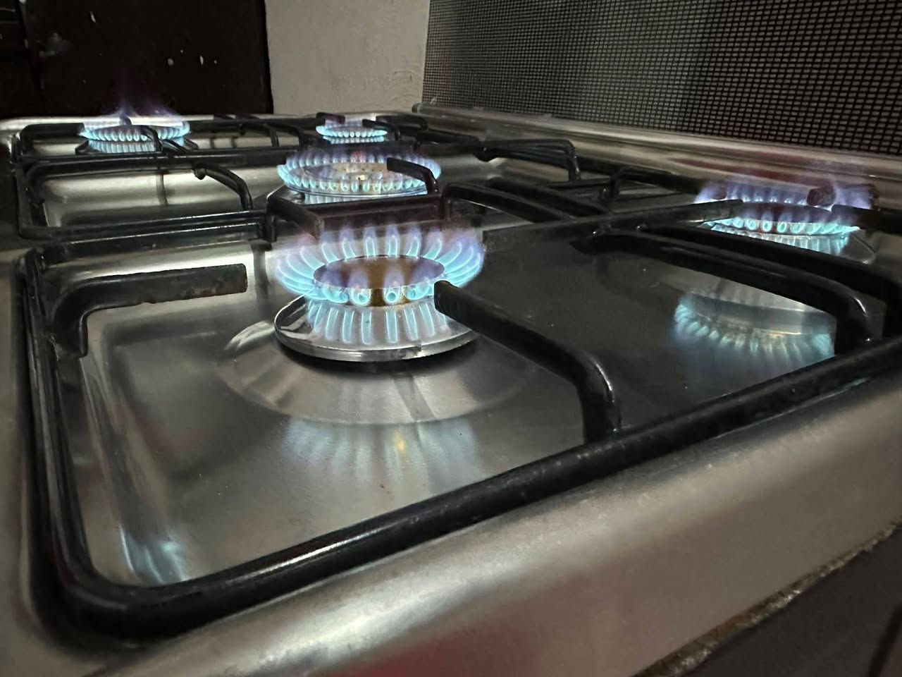 🔧✨ مركز الثقة لصيانة وتنظيف الطباخات موقعيا ✨🔧

طباخك تعبان؟ 👨‍🔧
بابه مخلوع، عيونه ضعيفة، جاماته مكسورة، أو يحتاج تبديل قطع؟
لا تشيل هم… الحل عدنا ✔️

📍 نجيك وين ما تكون (عمل موقعي)

✅ صيانة وادامة احترافية
✅ تبديل جميع المواد الأولية (ولفات – عيون – ممات – بوريات – جامات – باب الفرن)
✅ أسعار مناسبة وحسب الأعطال
✅ عمل مضمون + ضمان متابعة بعد العمل
✅ توصيل واستلام الطباخ من مكانك وإرجاعه بعد التصليح

💡 احنا مو مثل غيرنا… عدنا موقع ثابت، اسم معروف، وناس تشهد بخدمتنه 👌

📲 تواصل ويانه عبر الصفحة أو الواتساب:
***********
