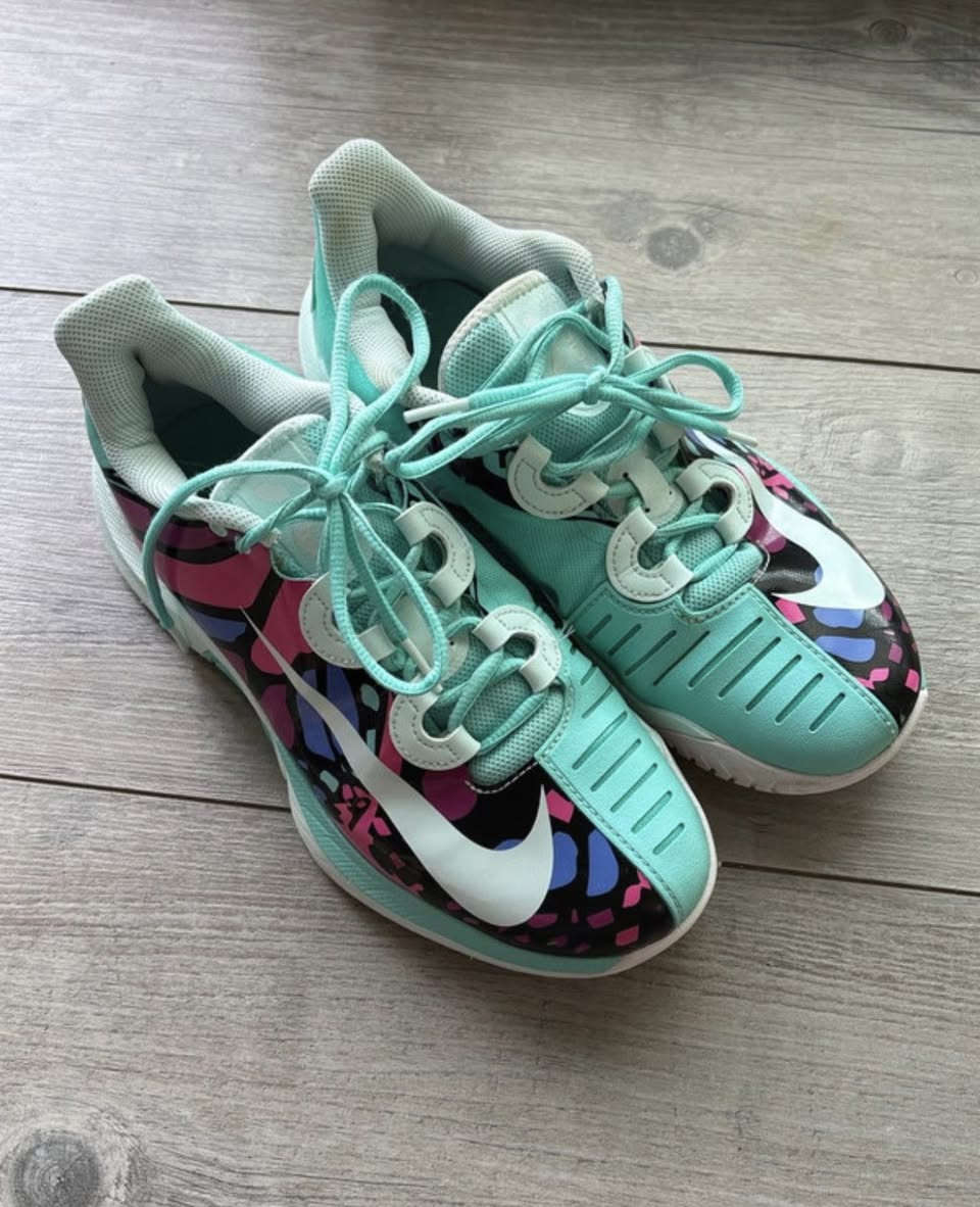 قياس 40 
يتوفر توصيل مجاني


**إذا كنت صاحب هذا الإعلان وتريد حذفه لأي سبب، رجاءا أرسل رسالة إلى الدعم الفني**