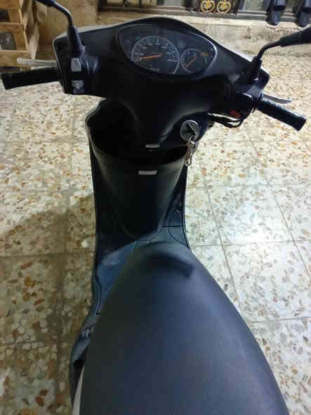 السلام عليكم دراجه الكزز ياباني خطين نوزل كفاله عامه بلاديه الصور تحكم وكدامكم  العداد شكد ماشيه السعر 1350 مكاني بغداد شرطه الرابعه للستفسار أتصل ***********
