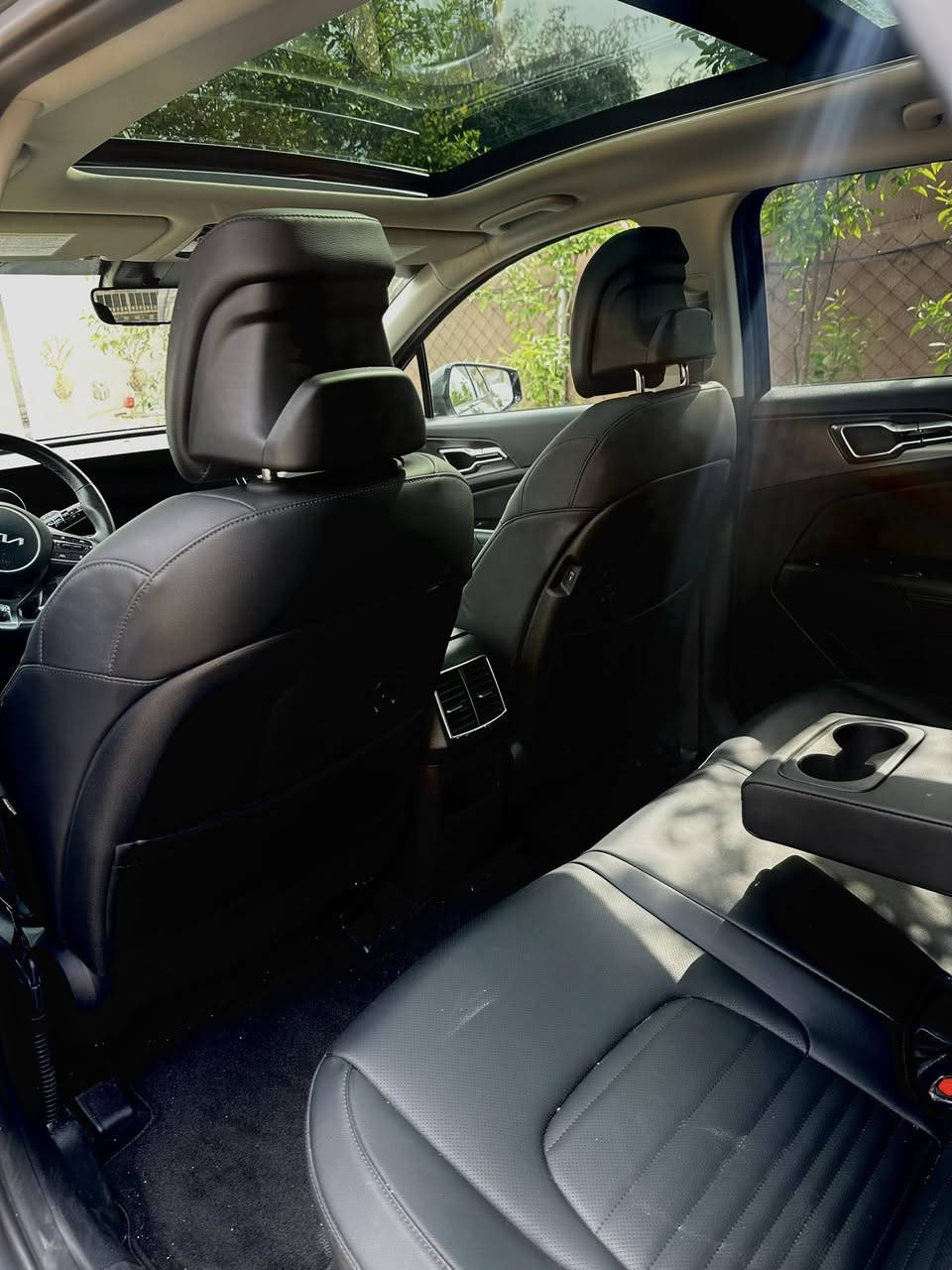 kIA SPORTAGE Sx-Prestige 2024 1.6 Hybrid plug-in
*plug-in*بلكن
.
*أعلى مواصفات برستيج (بلكن )ثلاث انظمه قياده
(شحن +هايبرد + بانزين) قليله ونادره خصوصا بهل النظافه 
والمواصفات …

ماشيه 13 الف مايل 

* المواصفات كلش هواي وموضحه بالصور اعلى شي بيه
فور ويل AWD
تقديم وترجيع بالريمونت
بنوراما 
كاميرات 360 درجه
حساس امامي وخلفي+ رادارات 360 درجه
كشنات جلد+ تدفئه وتبريد كشنات + ستيرن هيتر
جنطه كهرباء 
كير ماوس
لد داخلي متغير الالوان
كشن خزن ميموري

🚗الحادث كما موضح بالصور بدون صبغ نهائيا فقط جاملغ مبدل اصلي نفس اللون وبدون اي ضرر داخلي بدون لغد وبدون ايرباك جميع الايرباكات سليمه 🚗

المكان بابل - الحله

***********

السعر 238$ والرقم مجاني على الدوله تترقم جميع المحافظات.
