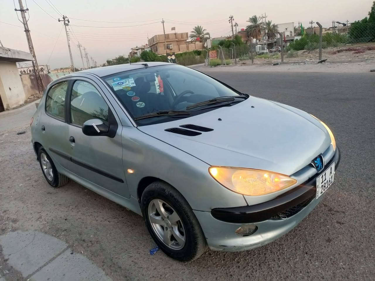 بيجو اصل فرنسي ٢٠٦موديل  ٢٠٠٧ اوتوماتيك 
رقم بغداد انكليزي شرط التحويل ثاني بسمي هزه جديده 
فقط تحويلك 65 الف 
 هاج باك لون رصاصي سياره بلاديه صدر امامي خلفي جديد 
تخم تاير جديد كهربائيات جاهزه دواخل بلاد 
سياره كشرهه موضح بصور 
جام كهرباء  
سنتر لك 
جاهزه گير مكينه تبريد ثلج
رقم انگليزي بغداد بأسمي تحويل
 ثاني يوم .العنوان بغداد الكرخ .البياع.  
  السعر 43 وبيهه مجال لشراي 
تراي السياره يخبل ناعمه بشكل وبلعافيه على الي ياخذهه 
الهاتف. ***********
