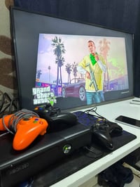 اكس بوكس 360 • ٣ يدات اصلية • ١٢٠+ العاب