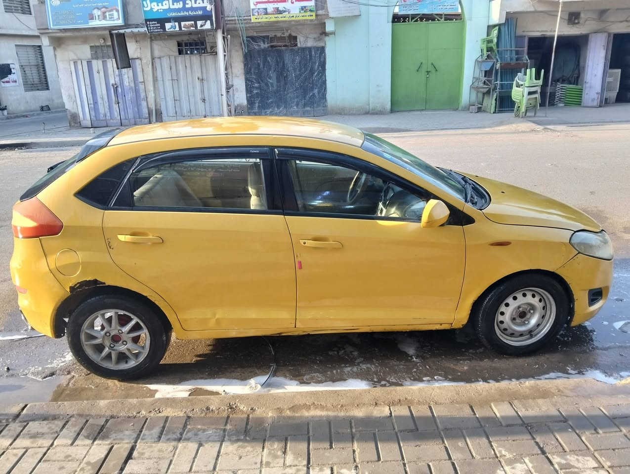 السلام عليكم شيري فلاوين موديل 2013رقم بغداد نكليزي مشروع وطني مصفره هيئه
وغرامات بيه درايم شفت واحد سعر 37وبيه مجال مكاني بغداد  مدينه الصدر***********
