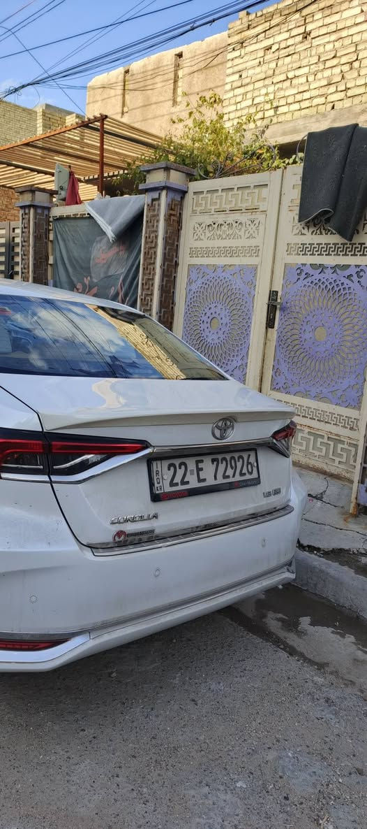 السلام عليكم 
كورلا ساز موديل 23رقم اربيل باسمي 
بيها بارد كلش قليل بلهلال الخلفي كد اربع اصابع والباقي مكفول 
السعر 177وبيها مجال 
العنوان بغداد الدورة ***********
اعتذر السياره تكرمون وسخه  بسبب المطر
