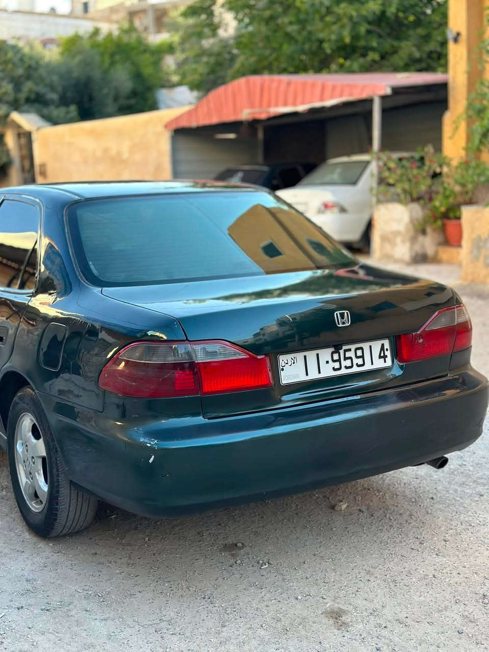 هوندا اكورد موديل 99 

لعشاق سيارات النضيفه وبسعر لقطه(2400)دينار
توماتيك مرخصه سنه ماتور ٢٠٠٠ فتك قوي اقتصادي بمشي من ١٨٠ لا ٢٠٠ بتنكه داخلي. 
غرفه الشركه وكاله مكيف حامي بارد ثلاجه ما شاء الله شغال ١٠٠٪. عليها شاشه اندرويد اعلى مواصفات مع كاميرا خلفيه كوشوك نضيف ميكانيك وكاله ماتور وقير بصلاه على نبي نضاف. مري كهرباء قزاز كهرباء كله شغال ممتاز ما شاء الله وقليل معها عده شركتها سبيرها  سياره على فحص ثنين جيد خلفي امامي قصعات مافي مضروب ومشغول
 موجوده في مادبا ناوي ما بقصر معه ان شاء 

هاتف  0775395749


**إذا كنت صاحب هذا الإعلان وتريد حذفه لأي سبب، رجاءا أرسل رسالة إلى الدعم الفني**