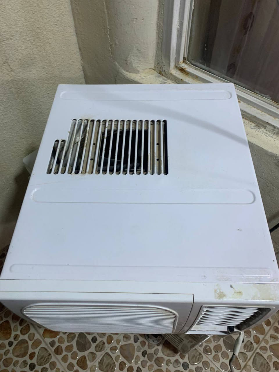 مرحبا عندي هاذه المكيف للبيع
مكيف اقتصادي UNEVA يشتغل على وطني وعلئ سحب 3امبيرات بارد ثلج 250
ورافع قدره 3كيفي 175شرط الفحص نضيفات استخدام صيف واحد مستعجل على بيع لتواصل على هاذه الرقم ***********
