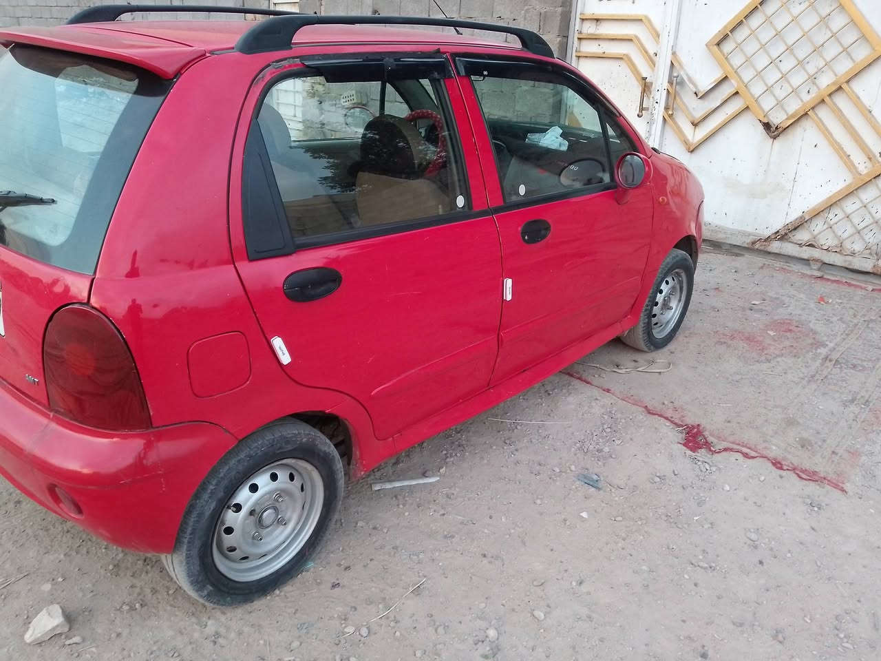 سلام عليكم كيو كيو موديل 2011كير اوتومكفولةمن الضربة تبريد شغال العنوان بغداد الحريه  السعر 30ورقة الاستفسار ***********
