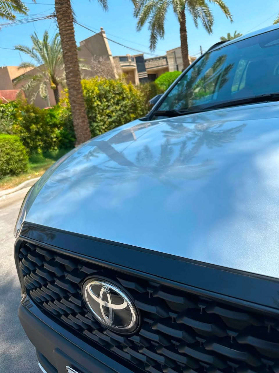 السلام عليكم 

 للبيع تيوتا كورلا كروس هايبرد 2025جديدة 🧿

  داخل جلد احمر بلادي🔴 كشن كهرباء ⚡️
حملات سقف +بروجكتورات 
  مكفولة كفالة عامة من كلشي⚠️
      Zero… Zero 🧿🧿🧿🧿
       ماشية فقط 5000عل ايدي من الشركة زيروو

الموصفات 1/1ا.  اعلى شي
بصمه +بصمة ابواب عدد 2.          سبير ما نازل🛞
فتحة سقف بلادي
كشن كهرباء
جلد احمر بلادي🔴
تحكمات ستيرن جهتي
رادار امامي 
كامرة دوارة بلادية
اوتو هولد 
سايد بريك بصمة
سياقة اوتو 
3انضمة قيادة 
ابل كار بلي +اندرويد
تحديد مسار 
تبريد قطعتين
وباقي الموصفات المعروفة
 
ملاحظة 👀🚨السيارة مصروف عليها كماليات
عازل حراري كامل عل كل السيارة150الف💸
مبدل دهن اصلي يم الحسام 100💸مع فلاتر
الارضيات مالتة بعدة جدد والكتلوكات كاملة
دينار متصرف عل سيارة كاملة جاهزة💯

السيارة باسمي الشخصي رقم بغداد  
 هزة جديدة ورقم جديد كامل فقط رسوم تحويل
 السيارة ماخذة قبل اقل الشهرين جديدة لوك
مكاني بغداد زيونة📍
                             ☎️للاستفسار ***********
