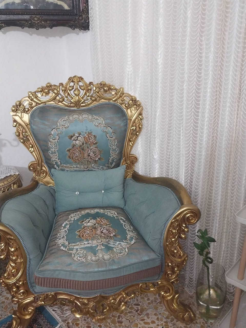 تخم زان مصري للبيع يتكون من ثلاث طبلات وأربع كراسي وقنفات ثنين للاستفسار على الخاص


**إذا كنت صاحب هذا الإعلان وتريد حذفه لأي سبب، رجاءا أرسل رسالة إلى الدعم الفني**