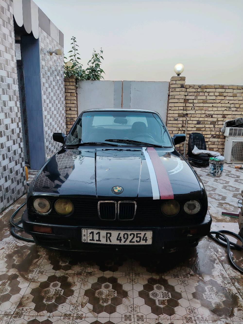 اسلام عليكم سياره BMW زعره 320 موديل 1989 سياره مال جناي متعوب عليه كلش مكينه كير اتو حاويه بجيس  ونجي حديث كربلائي ناصي (6) بستم شلعه وشرط معدلك 180 تحويره مضبوطه  100/100 ويل رياضي YZG  تخم تاير جديد دوشمه وفراش جديد باتري جديد بك لايت الحديث لاصلي كهربائيات كله شغاله مصبوغه جماليه جاهزه لاخر حبايه وبعافيه عله الياخذه رقم بغداد دولي بسمي تحويل ثاني يوم السعر:31 بيه مجال بصيط مكاني بابل الحمزه الغربي لاستفسار *********** بي وتساب وتدللون
