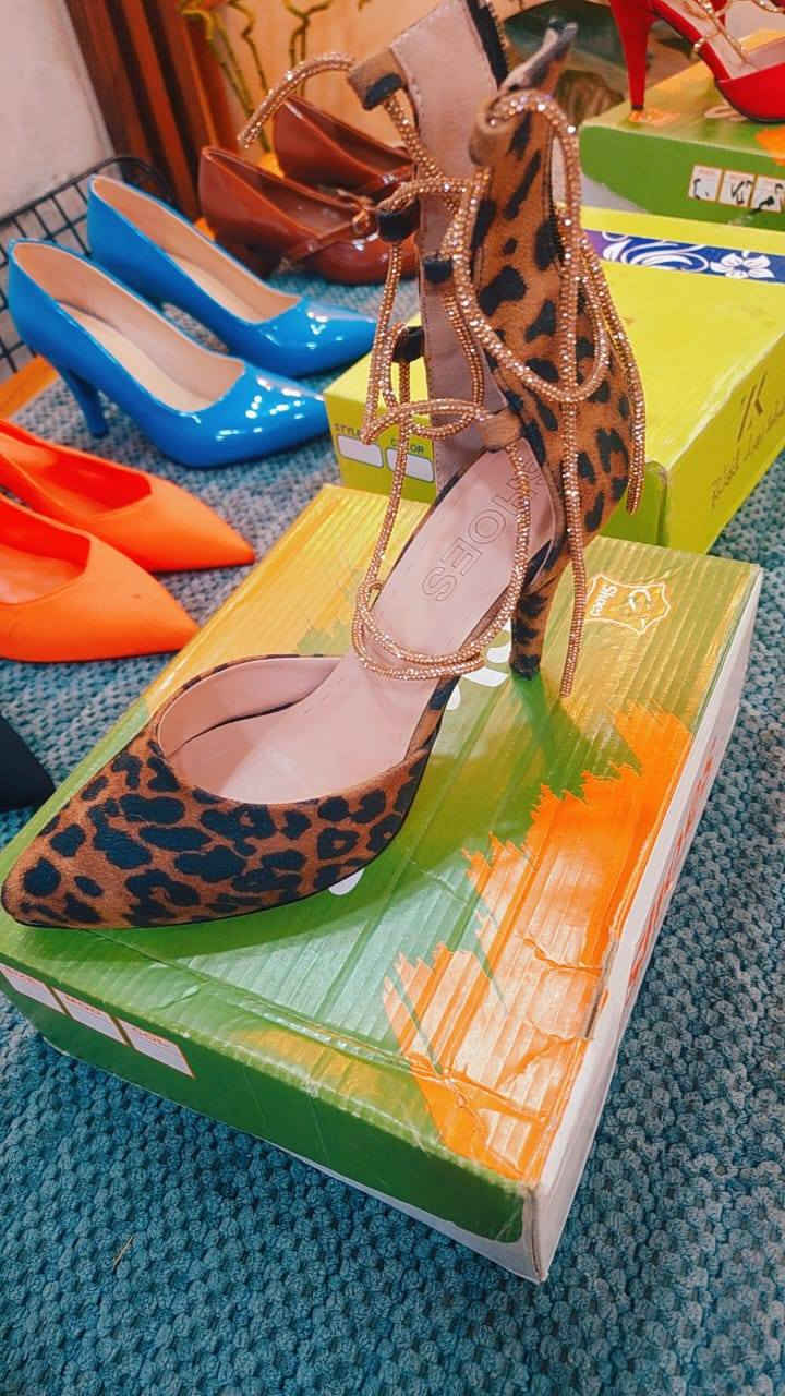 مرحبا بنات حذيه وجنط للبيع واكو توصيل واسعار كلش مناسبه وماملبوسات بس واحد ملبوس مره وحده
الجوزي 39 بـ 10
السمائي 39 بـ15
الاورنج 40 بـ7
الاسود 40 بـ7
البيجي 40 بـ5
النمري 40 بـ 13
الابيض 40 بـ10
 الاحمر 40 بـ13
الجنط ابد ماملبوسات ويخبلن بيضه وجوزي ب7 القطعه


**إذا كنت صاحب هذا الإعلان وتريد حذفه لأي سبب، رجاءا أرسل رسالة إلى الدعم الفني**