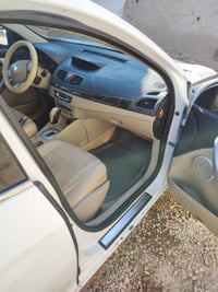 رينو فلوانس • ٢٠١١ • فول مواصفات