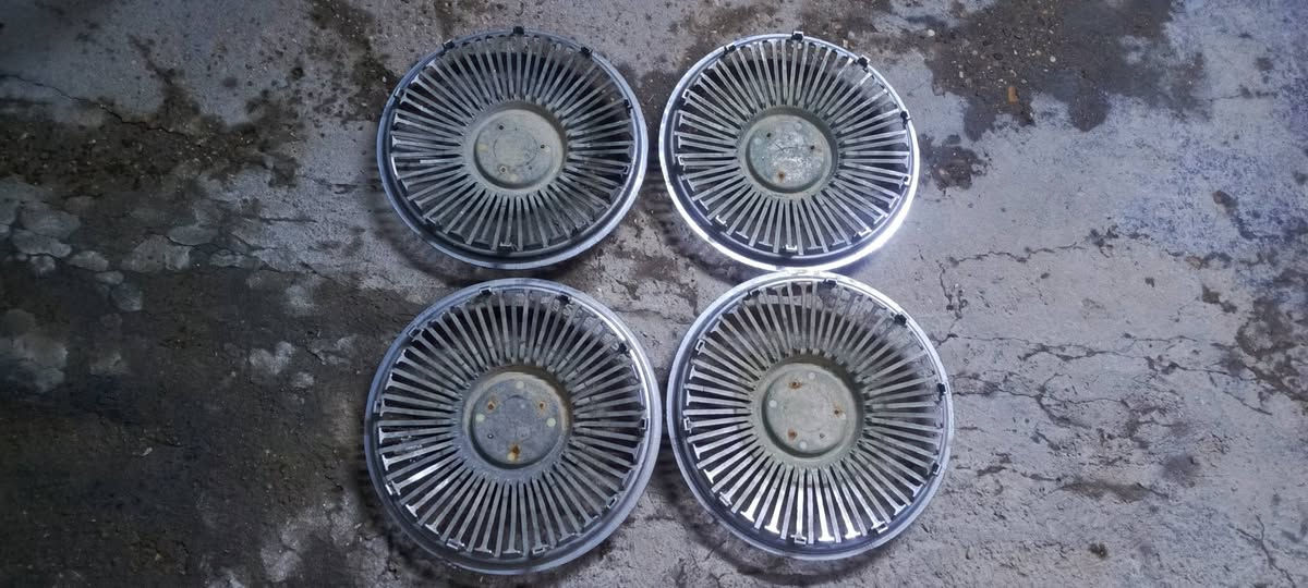 سلام عليكم كبات للبيع بلاستك امهات الشاخه حجم 14سعر 50الاف للتصال***********
