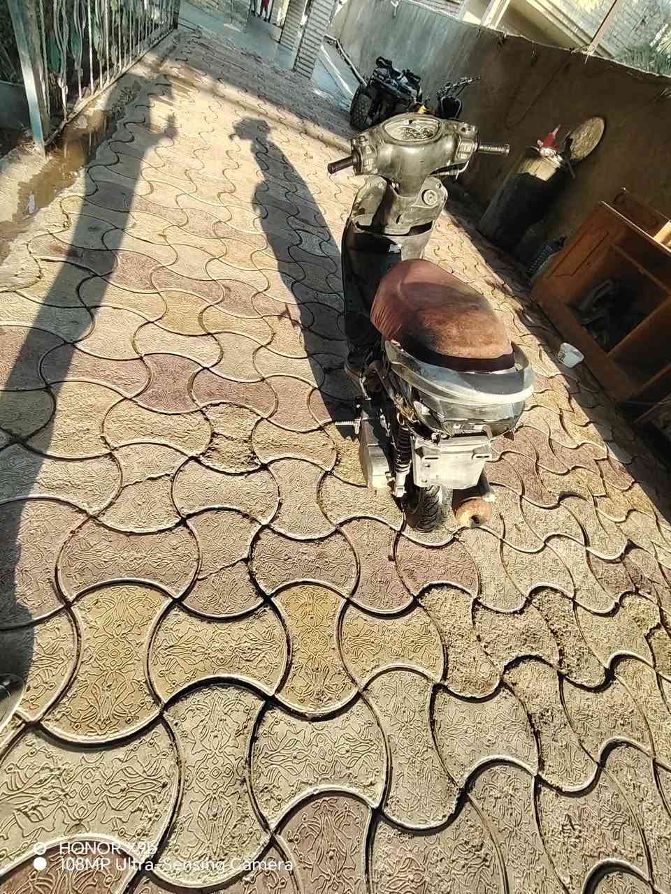 سلام عليكم شباب عندي دراجه بريز البيع بيع كوم حديد تشتغل بس كايمه وشعندك راوس مكاني المداىن جسر ديالى الورديه وهذه رقمي ***********وموجود واتساب ً
