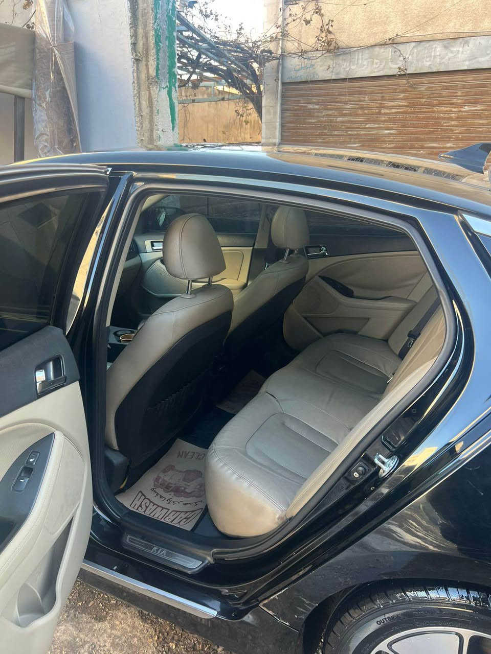 🚗 كيا  أوبتما 2012 فل كامل بانوراما  للبيع بسعر مغري 🚗
بسم الله ما شاء الله
سيارة نظيفة ومرتبة، بصلاة عالنبي مش ناقصها برغي 
✨ المواصفات: موديل: 2012
اللون: أسود
فل كامل بانوراما
اقتصادية ومريحة في القيادة
مكيف شغال ممتاز
داخلية نظيفة ومرتبة
استخدام خفيف ومعتنى فيها
🔧 الفحص:
  جير  جديد ✔️
ماتور بحالة ممتازة ✔️
بطارية نضيفة  ✔️
نظام ABC نظيف ✔️
فحص شاصي ✔️
🧾 تفاصيل الشاصي: ▫️ الشاصي الأمامي: ضربة بنكيت
▫️ الشاصي الأمامي اليسار: جيد / قصعة
▫️ الشاصي الخلفي اليمين: جيد
▫️ الشاصي الخلفي اليسار: جيد
💰 السعر: 7500 
📞 للتواصل:  0781805255
📍الموقع : عمان 
السيارة بالصلاة عالنبي و الله يبارك لصاحب النصيب


**إذا كنت صاحب هذا الإعلان وتريد حذفه لأي سبب، رجاءا أرسل رسالة إلى الدعم الفني**