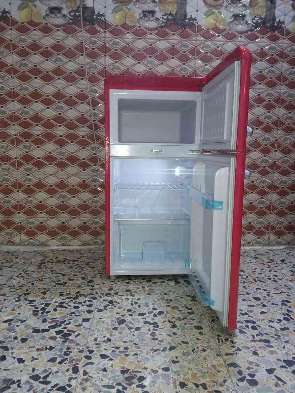 ثلاجة نضيفة بيضه بيكو 20 قدم السعر 200 ثلاجة حمرا 6 قدم السعر 110الشراي خاص يوجد توصيل


**إذا كنت صاحب هذا الإعلان وتريد حذفه لأي سبب، رجاءا أرسل رسالة إلى الدعم الفني**