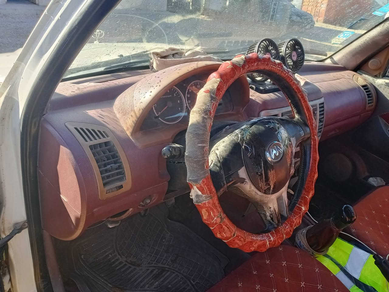 سلام عليكم سياره سكاي صيني موديل 13سنويه ماصاقطه بيع او  مراوس حسب القناعه رقم  كربلاء تدفئه تبريد شرط مكان السياره نجف *********** اتصل واني بلخدمه
