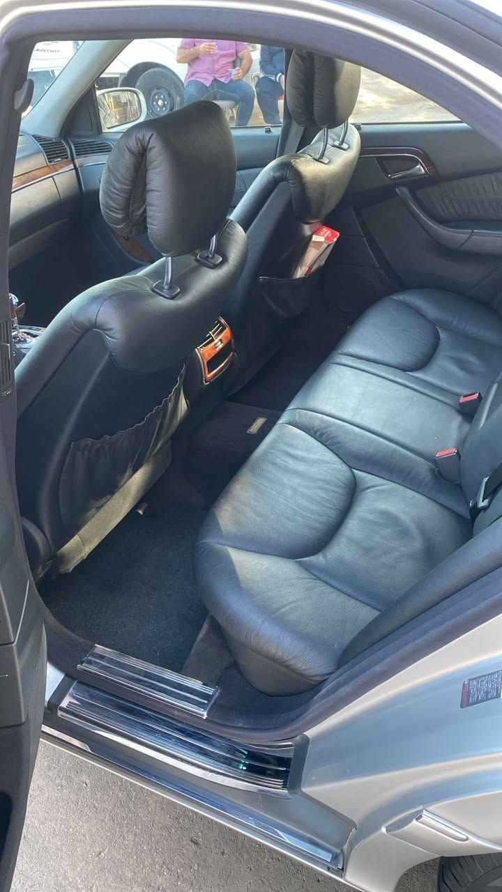 سلام عليكم 
مارسيدس غواصه رقم سليمانيه سياره مكفوله كفاله عام مكفوله حته من شخط مكفوله من صبغ من تبديل من حادث من بارد سياره كفاله عام جديده موديل ٢٠٠٤ مواصفات الغواصه معروفه 
سعر سياره ب ١٨٥ وبيه مجال بسيط مكان سياره بغداد سيديه رقم هاتف *********** أو ***********
