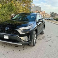‏2024   TOYOTA RAV4 XLE Hybrid. اللون الخارجي  اسود   عداد 18 الف مايل...