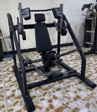 كيل لاري • بلوفر • جم هيت المركزي