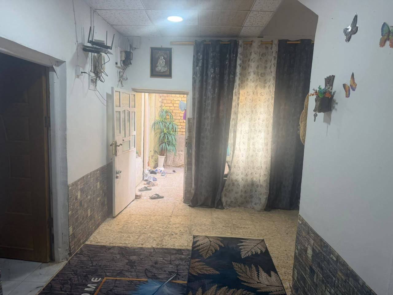 سلام عليكم للبيع بيت مساحه 100متردولان يحتوي على غرفه واستقبال صغيره ومطبخ وصحيات السعر47مليون للاستفسارالاتصال على الارقام ***********//***********
