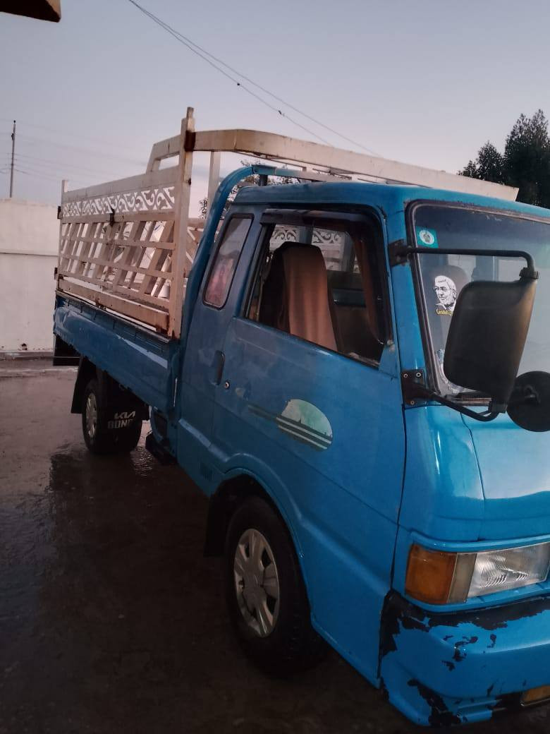 السلام عليكم كيا للبيع موديل 95 رقم انجليزي سياره بيسامينا اعرضها 65 وبيها مجال رقم ***********
