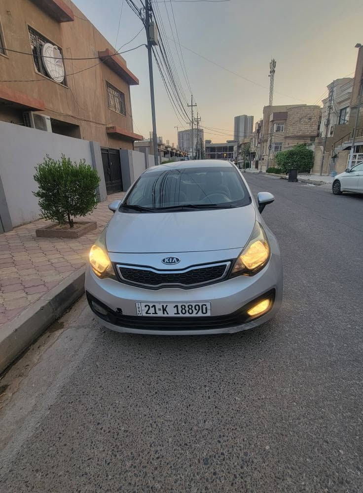 كيا ريو موديل 12 كير ومكينه بشرط السيارة كلش نظيفه وحلوة ماتحتاج اي مصرف حادثها صندوق بي دواخل ودوسه وحده فقط السيارة صبغ عام مكفوله من البجم بشرط تبريد ثلج سنويه 27 بشرط تحويل+ وكاله مكان السيارة أربيل عليها غرامه 120الف تنزل من السعر حسب الاتفاق سعر السيارة 76 رقم موبايل *********** واتساب أربيل, العراق
