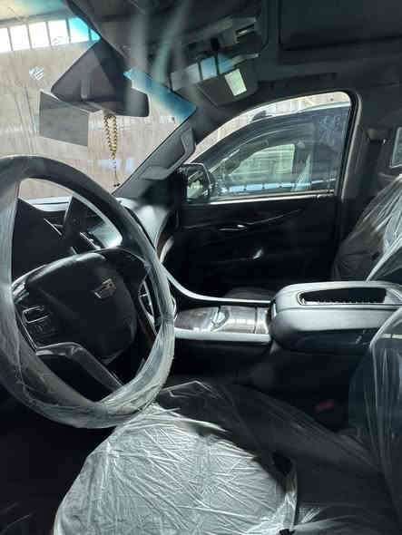 للبيع 
كديلاك اسكاليد
موديل 2020
بلاتينيوم
فول 1/1
فتحه
كشنات جلد 
كشنات كهرباء
كشن VIP
تبريد 3 قطع
هند بريك بصمه
تشغيل عن بعد
مكينه 8سلندر
حادثه بنيد فقط وبارد بلجاملغ بدون دواخل شاصي لغود مكفولات
رقم بغداد الدولي
ماشيه 106 الف 
باسمي
للاستفسار
***********
