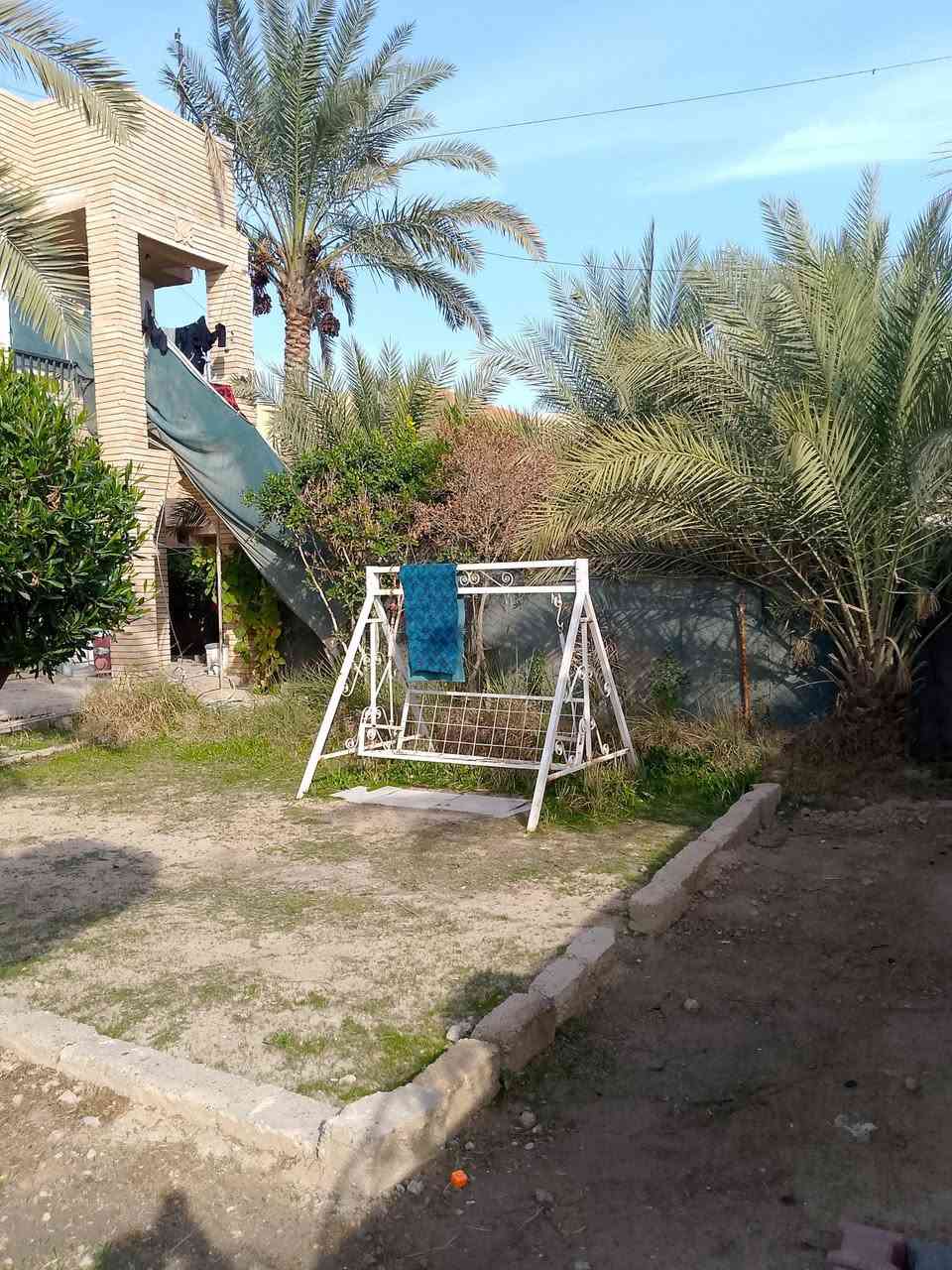 دار للبيع المساحه 600 متر تجاري على سايدين تبليط
حي الضباط السعر 700 قابل للتفاوض 
***********
***********
