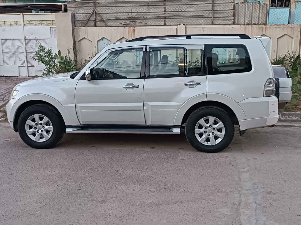 باجيرو حبتور – لون صدفي
فول مواصفات / واحد على واحد
مكفولة من الصبغ

المواصفات:
⭐ بيه بارد جاملغ  أمامي
⭐ موديل 2010
⭐ فتحة سقف
⭐ كشنات جلد
⭐ كشن كهرباء
⭐ دعامية خلفية
⭐ ستيرن صاج
⭐ مرايات شفط
⭐ تحكم بالستيرن
⭐ السيارة جاهزة
☣️ بيه بارد جاملغ  أمامي

💰 السعر: 145$
📍 الموقع: بغداد
📞 للتواصل: ***********
