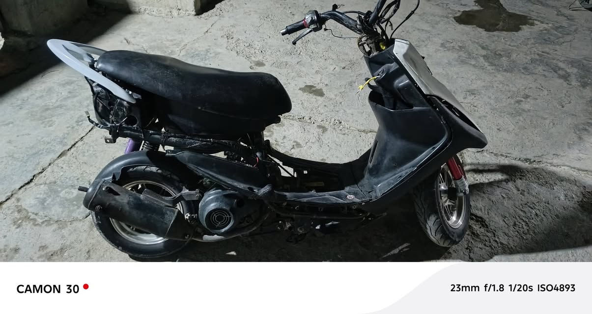 السلام عليكم..
دراجة ماكس عدلة للبيع 
نواقص خفيفة وكفرات موجودة بس كابريتر تعبانه
سعر 350 بيها مجال بسيط عنواني ديالى بعقوبة الجديدة 
رقمي ***********
