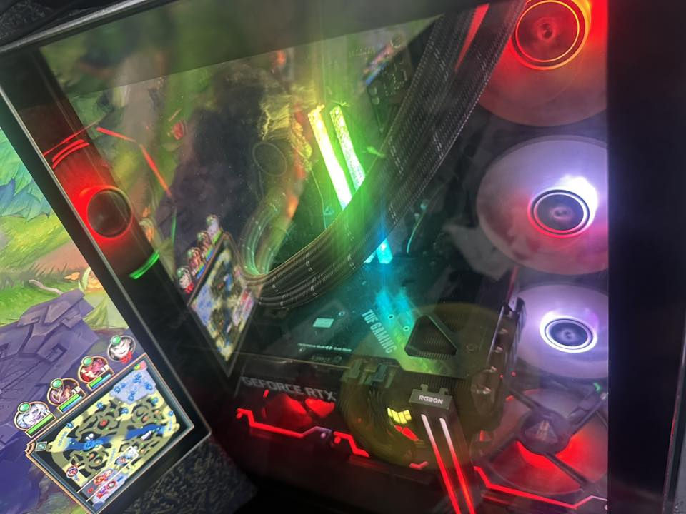 السلام عليكم عندي حاسبة للبيع مواصفات الحاسبة
CPU I7-13700K
GPU RTX 3070 TI ASUS TUF
M.B Z790 GIGABAYTE
RAM 32G 6800T JUHOR
M.2 1T LEXAR
COOLER ARCTIC 360MM
PSU 850 GOLD 
CASE MASS FULL GALSS
 لمعرفه السعر التواصل يكون عبر الخاص او ارقام التليفون 
*********** 
***********
