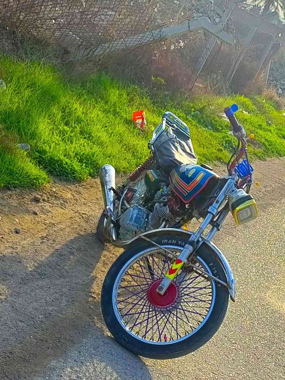 السلام عليكم 
دراجه تايكر للبيع الدراجه نضيفه مثل ما موضح بالصورة  الدراجه بيه شلعه فول
سعر الدراجه 200 العنوان بعقوبه تقاطع الساده


**إذا كنت صاحب هذا الإعلان وتريد حذفه لأي سبب، رجاءا أرسل رسالة إلى الدعم الفني**